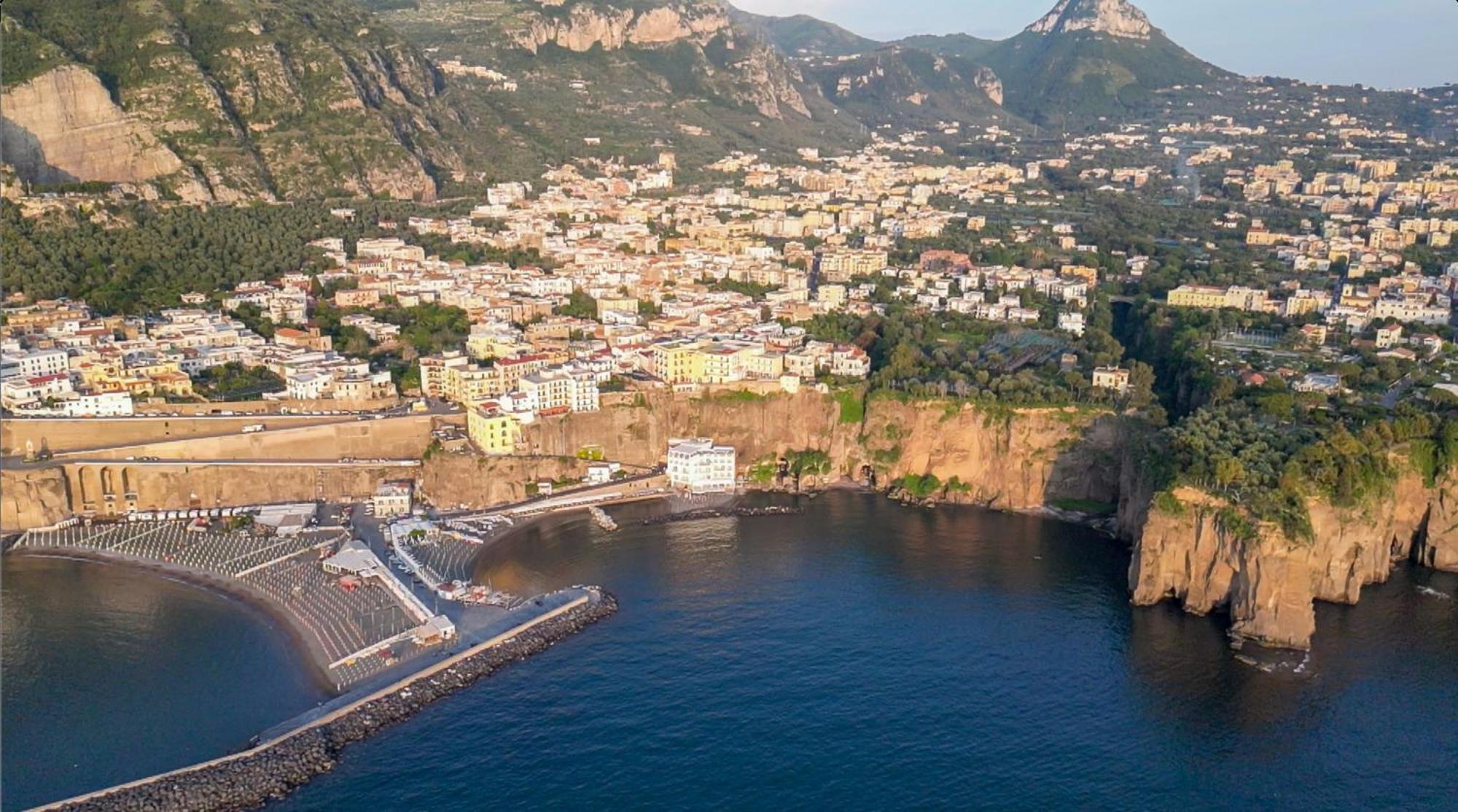 Hotel Giosue' a mare Meta Esterno foto