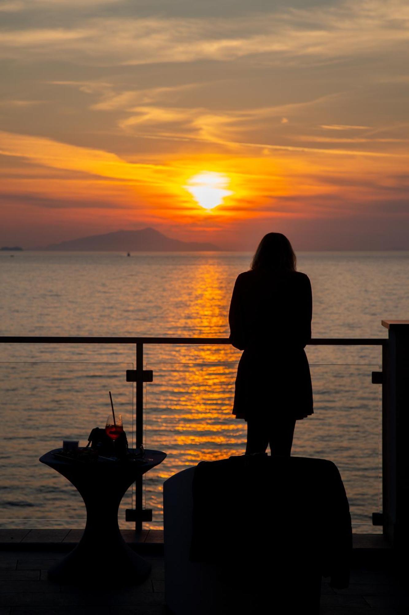 Hotel Giosue' a mare Meta Esterno foto