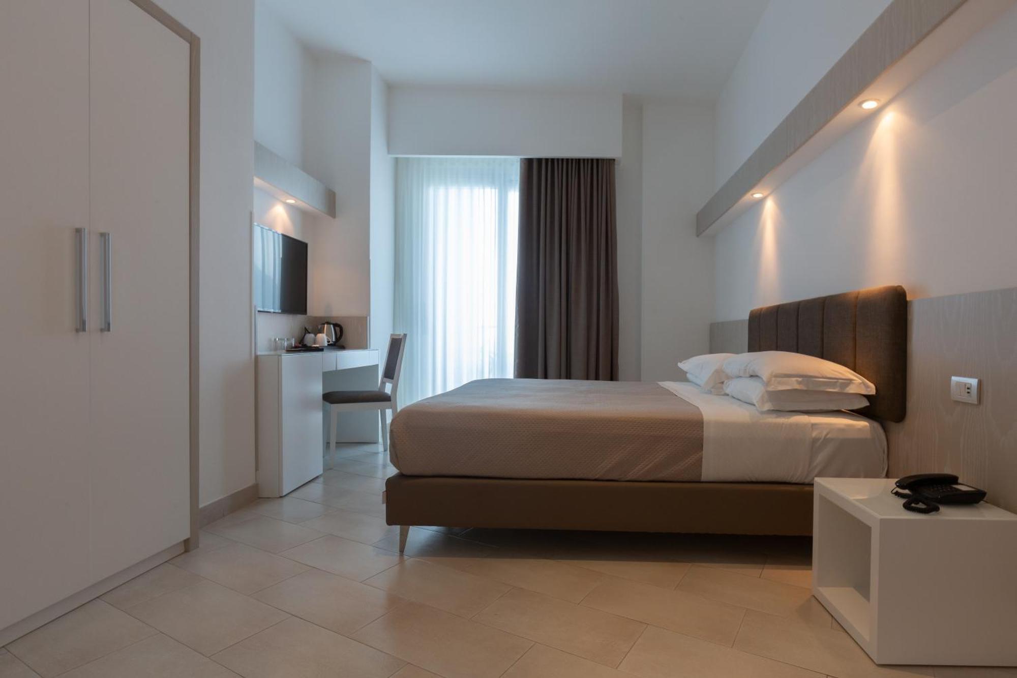 Hotel Giosue' a mare Meta Esterno foto