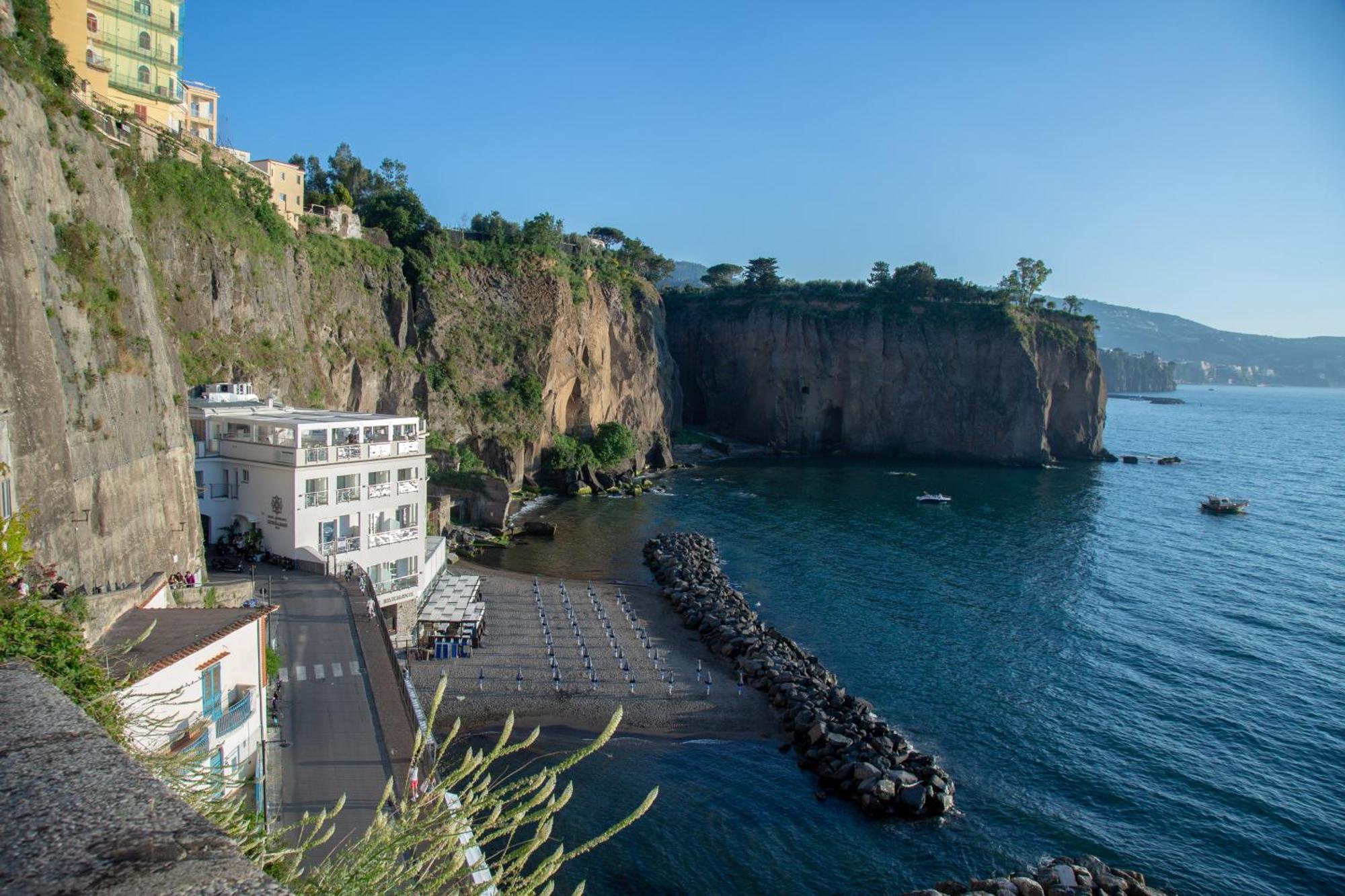 Hotel Giosue' a mare Meta Esterno foto