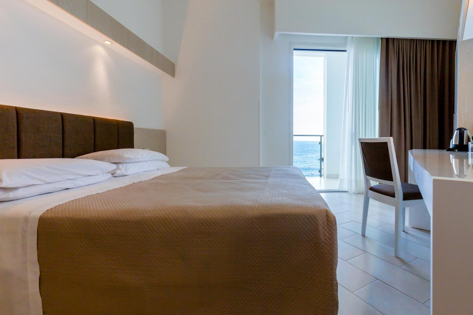 Hotel Giosue' a mare Meta Esterno foto