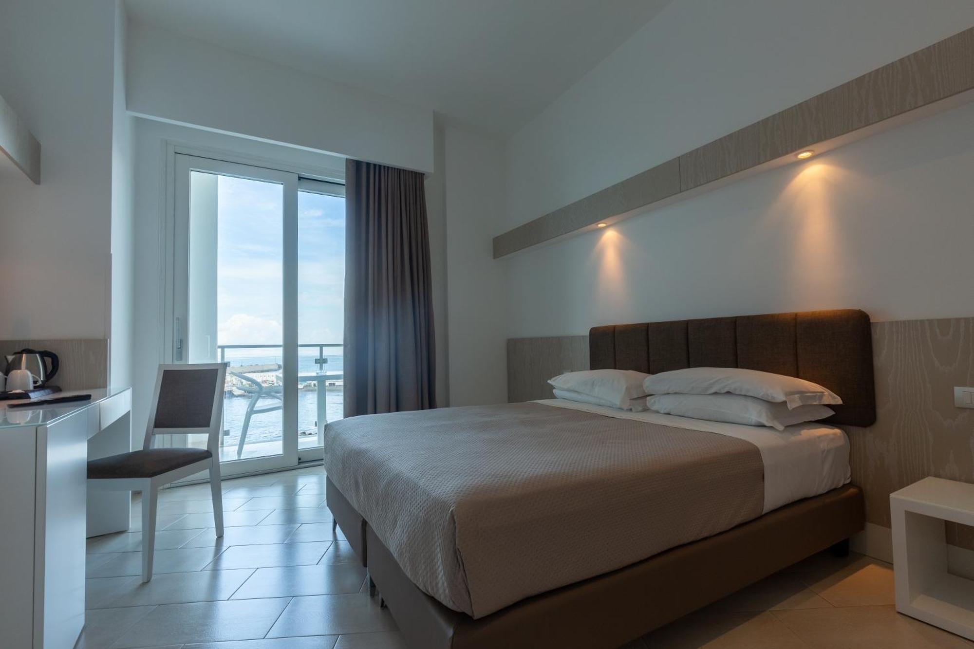 Hotel Giosue' a mare Meta Esterno foto